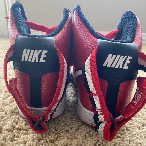 Mens Nike Sneaker . Size-10. - Picture 5 of 6